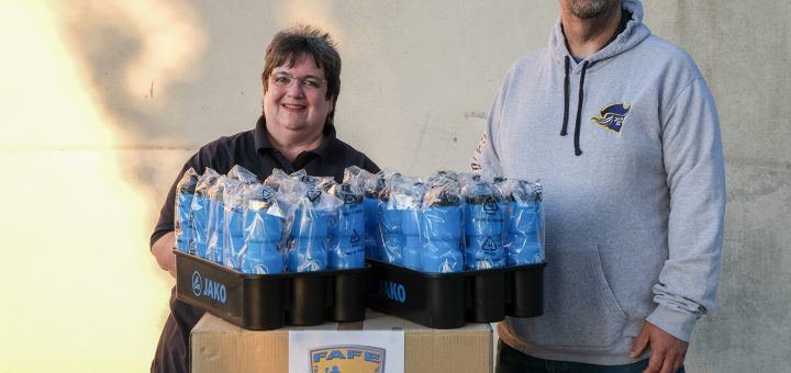 Anja & André bei der Übergabe